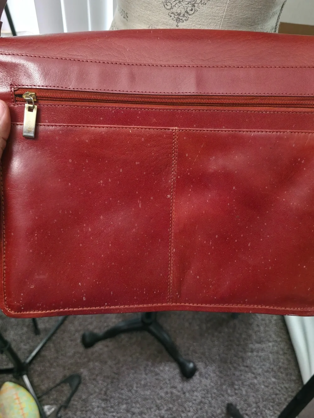 Classic Brown Leather Crossbody Bag - Unbranded